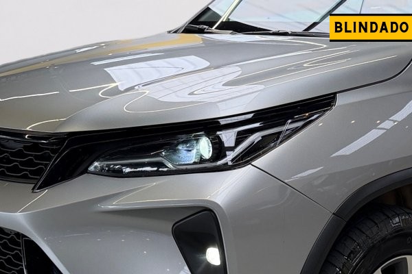 TOYOTA HILUX SW4 2.8 D-4D TURBO DIESEL SRX PLATINUM 7L 4X4 AUTOMÁTICO 2024/2024